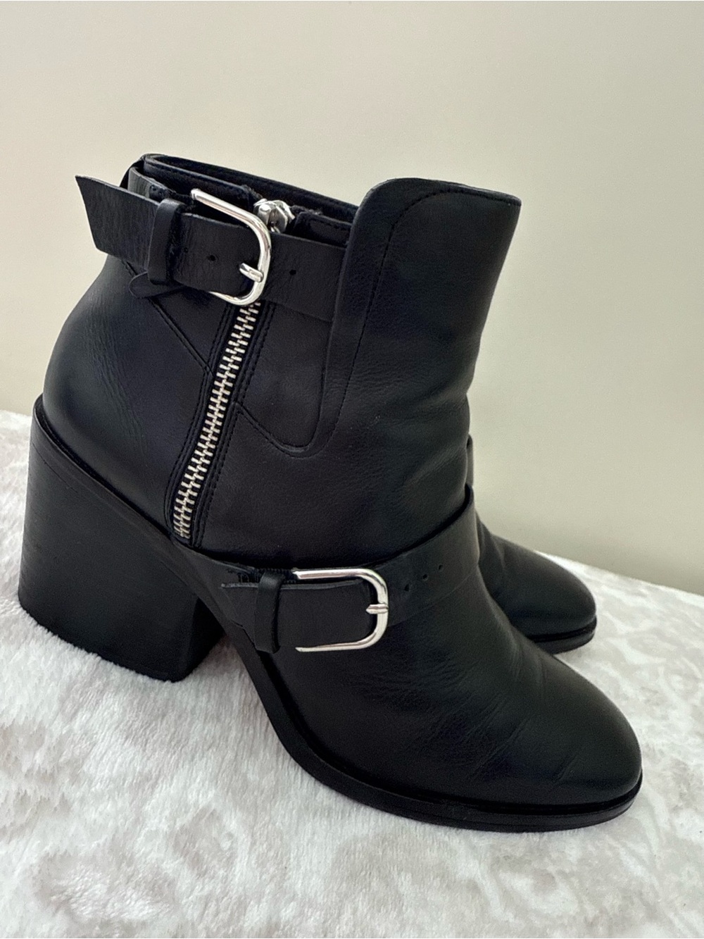 Pour La Victoire Black Leather Moto Biker Ankle Boots Booties Buckles